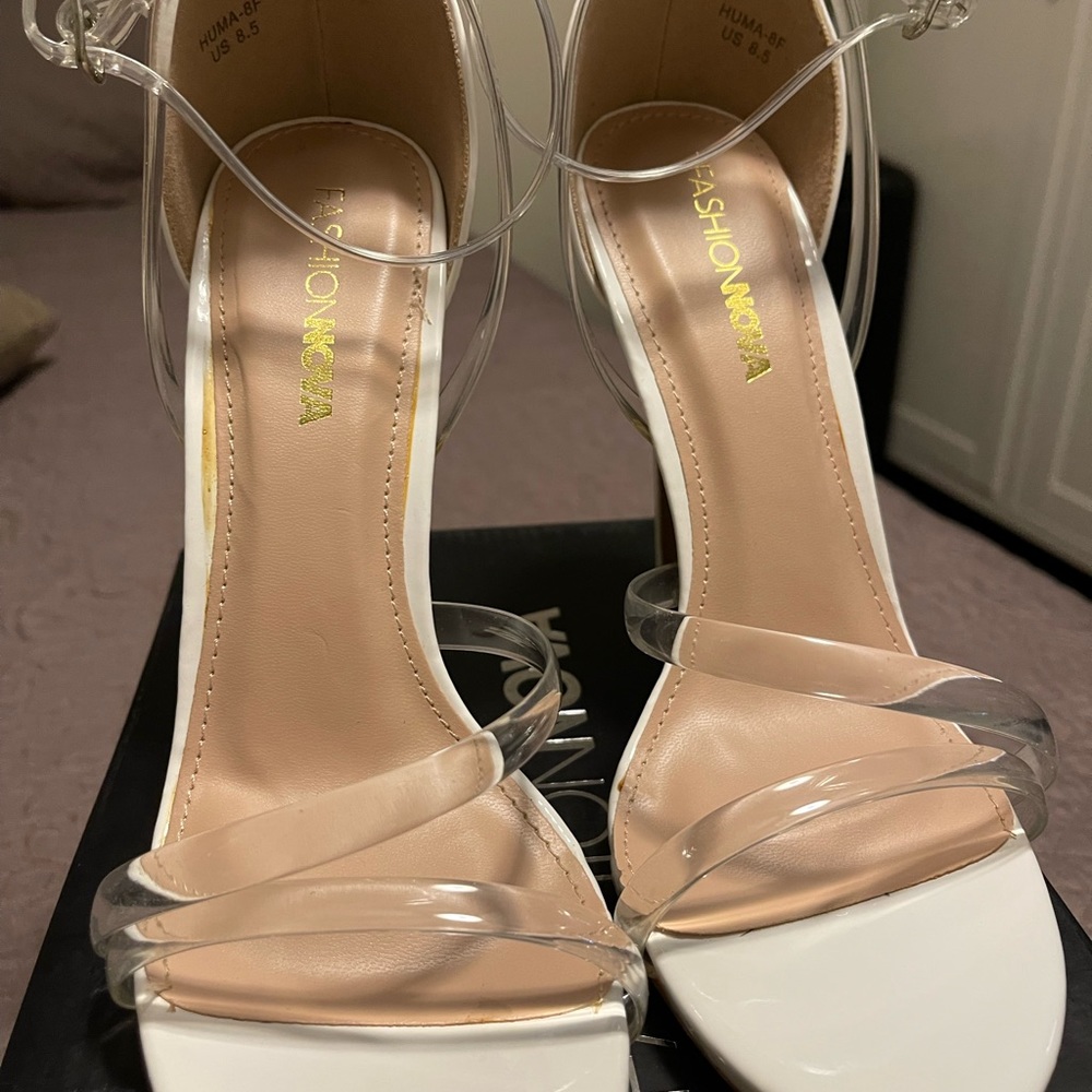 Size 8.5 - Picture 4 of 4